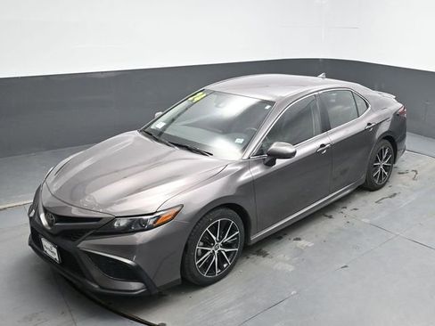 Used 2024 Toyota Camry SE FWD image 29