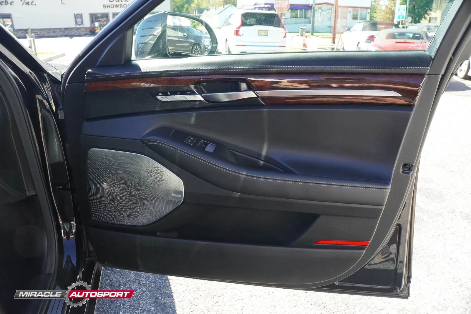 Used 2019 Genesis G90 3.3T Premium AWD/4WD image 29