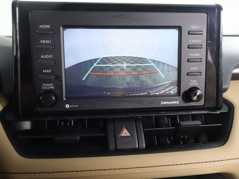 Used 2022 Toyota RAV4 XLE AWD/4WD image 38