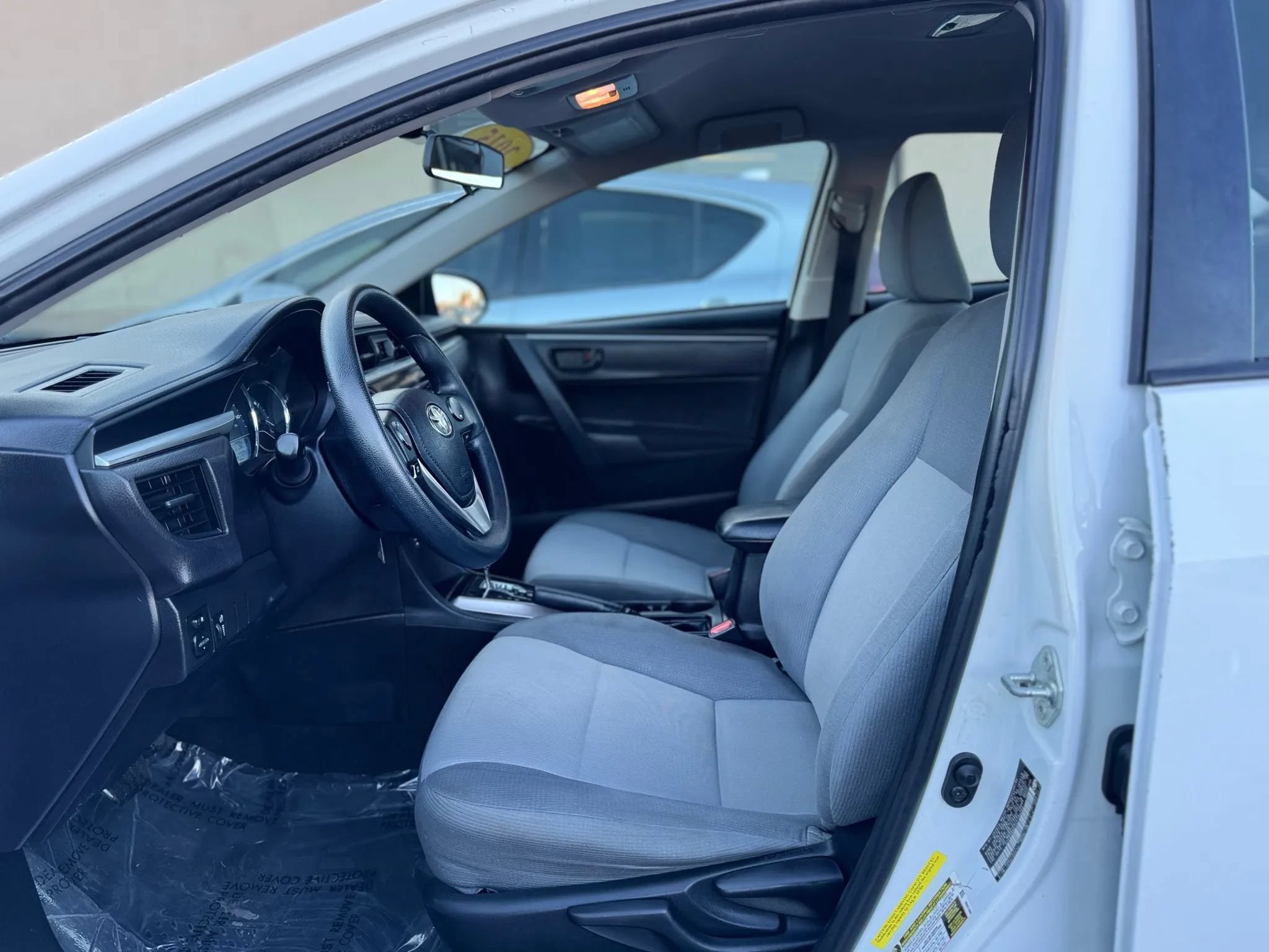 Used 2015 Toyota Corolla L FWD image 21