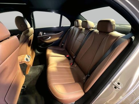Used 2022 Mercedes-Benz E 450 4MATIC Sedan image 21