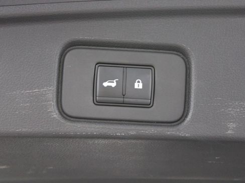 Used 2023 Nissan Pathfinder Platinum AWD/4WD image 16
