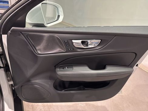 Used 2023 Volvo V60 B5 Cross Country Ultimate w/ Climate Package image 35