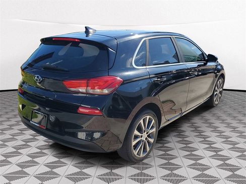 Used 2018 Hyundai Elantra GT image 6