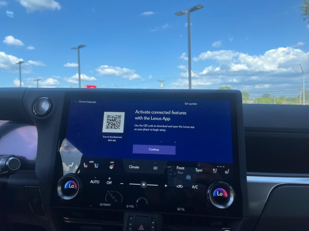 Used 2026 Lexus GX 550 w/ Accessory Package (2T) AWD/4WD image 19