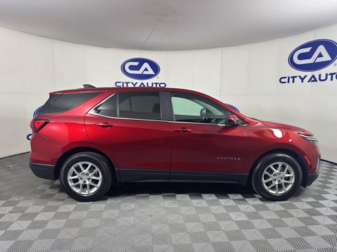 Used 2022 Chevrolet Equinox LT FWD image 2