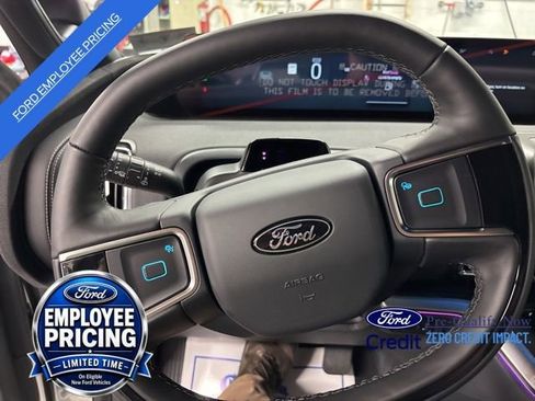 New 2025 Ford Expedition Max Platinum w/ Stealth Performance Package AWD/4WD image 11