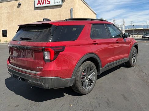 Used 2025 Ford Explorer ST-Line w/ ST-Line Street Pack image 6
