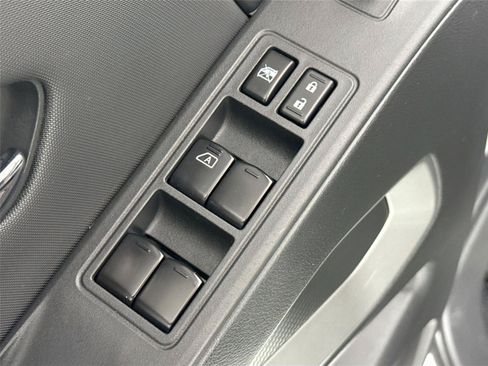 Used 2024 Nissan Frontier SV w/ SV Convenience Package AWD/4WD image 28
