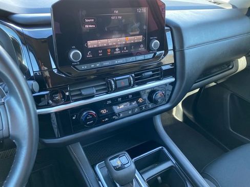 Certified 2025 Nissan Pathfinder SV image 20