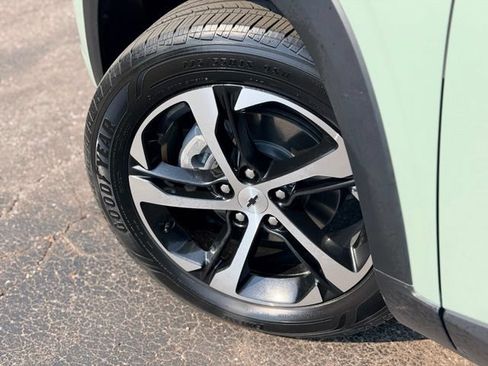 Used 2024 Chevrolet Trax RS w/ Driver Confidence Package FWD image 24
