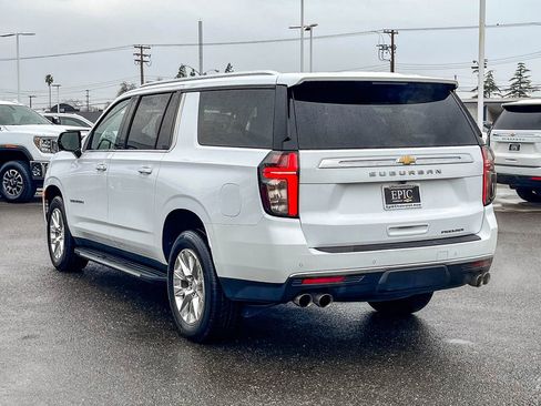 Used 2023 Chevrolet Suburban Premier image 2