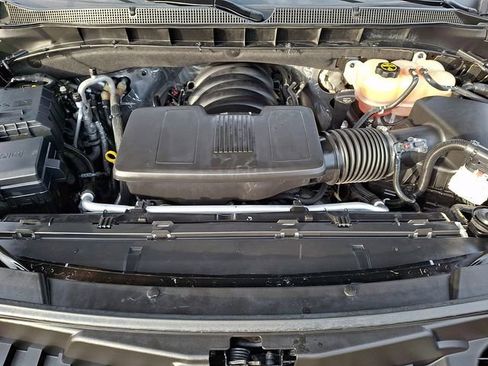 Used 2024 Chevrolet Suburban Premier image 37