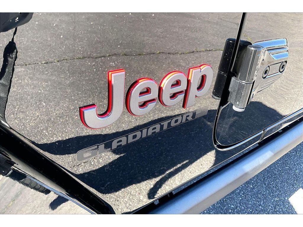 Used 2024 Jeep Gladiator Rubicon AWD/4WD image 32