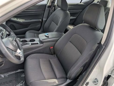 Used 2025 Nissan Altima 2.5 SV image 16