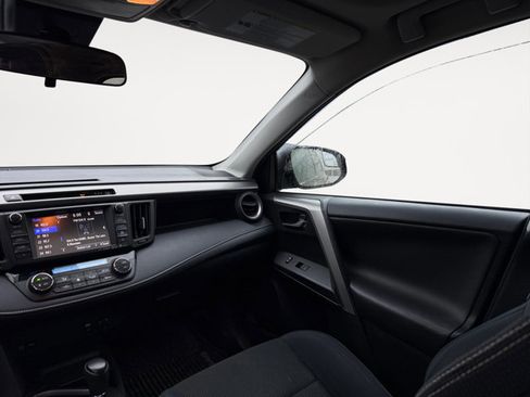 Used 2017 Toyota RAV4 XLE image 10