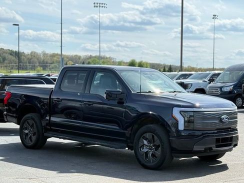 Used 2025 Ford F150 Lightning Lariat AWD/4WD image 39