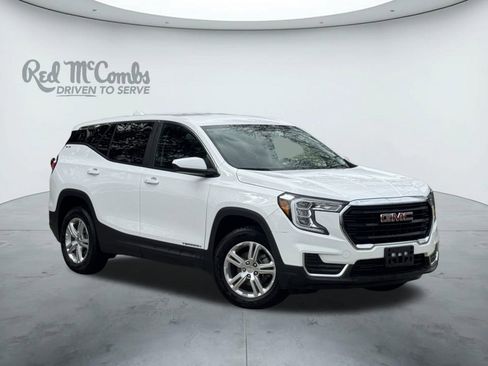 Used 2024 GMC Terrain SLE image 1