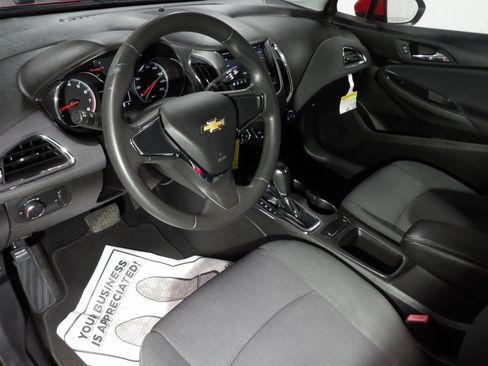 Used 2019 Chevrolet Cruze LS FWD image 8