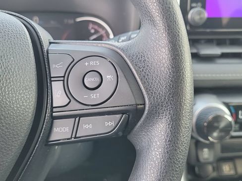 Certified 2023 Toyota RAV4 XLE FWD image 22