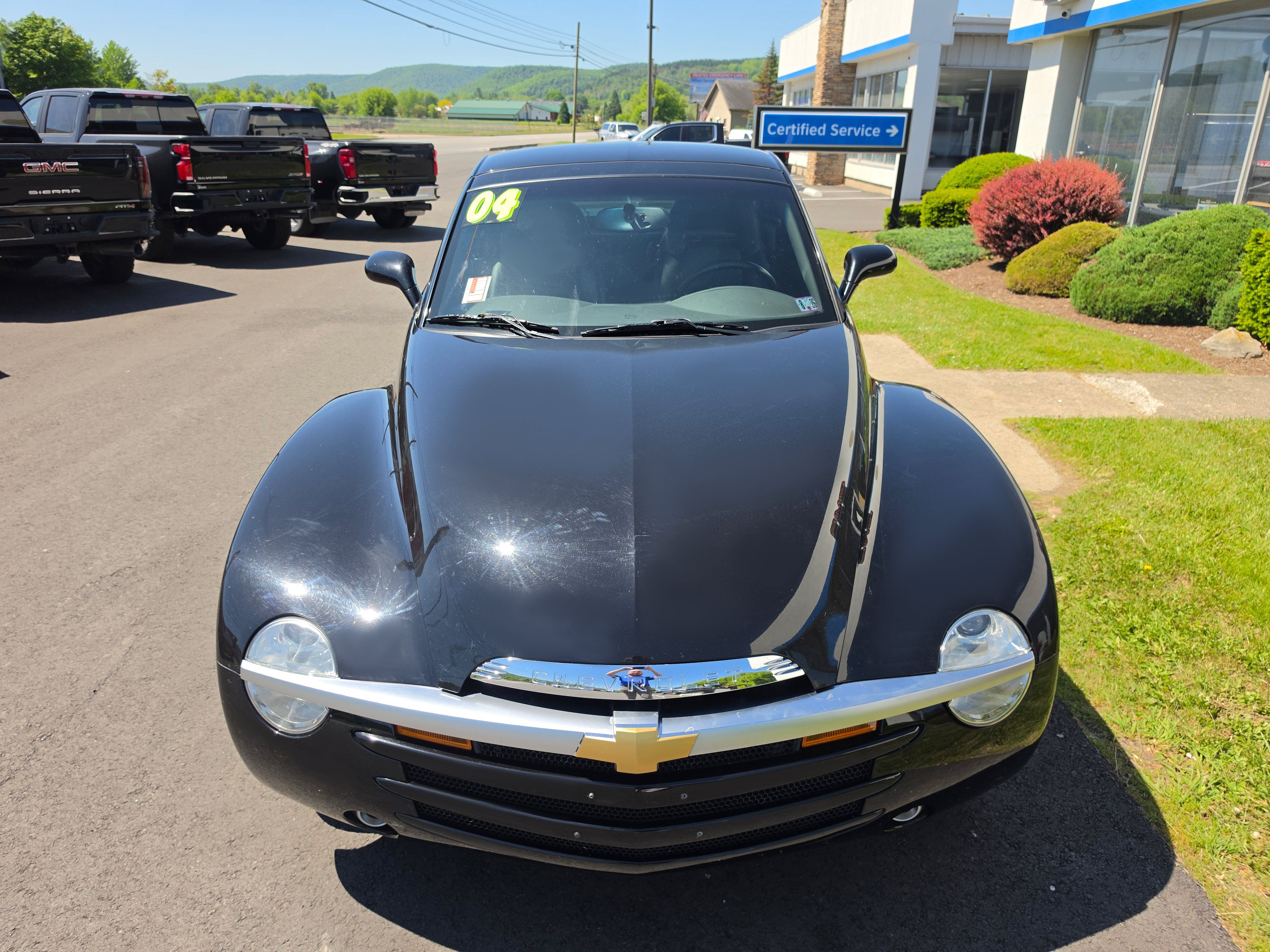 Used 2004 Chevrolet SSR w/ Preferred Equipment Group RWD image 11
