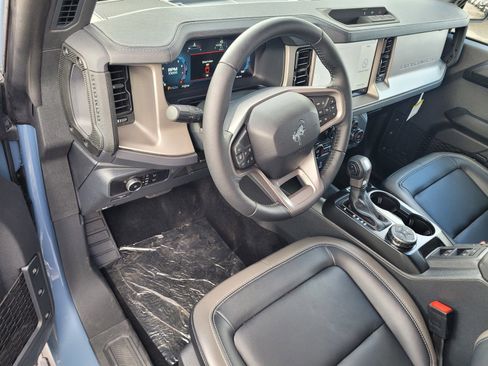 New 2025 Ford Bronco Outer Banks w/ Black Appearance Package image 7