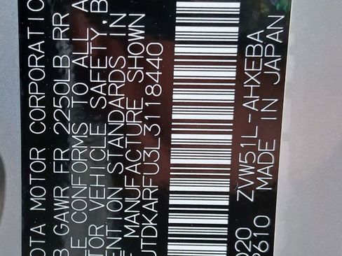 Used 2020 Toyota Prius LE image 24