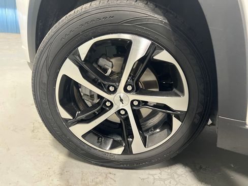 Used 2024 Chevrolet Trax RS image 29