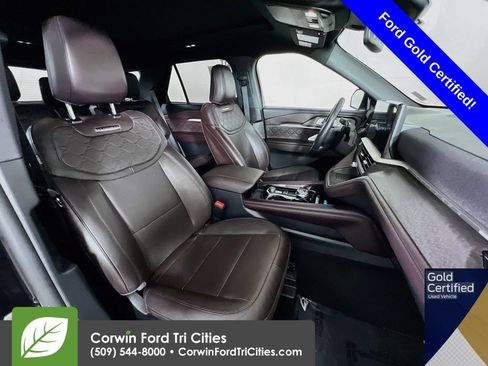 Used 2025 Ford Explorer Platinum w/ LUX Leather Package AWD/4WD image 19