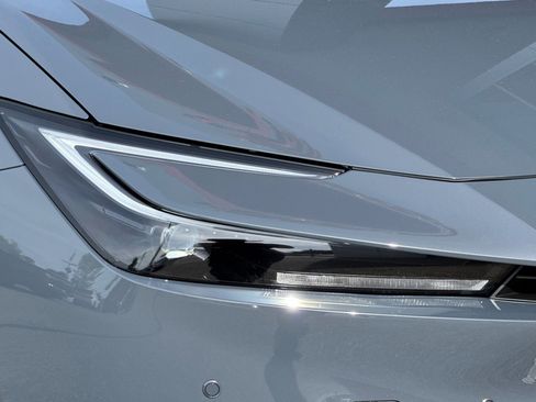 New 2026 Toyota Prius Plug-In Hybrid FWD image 10