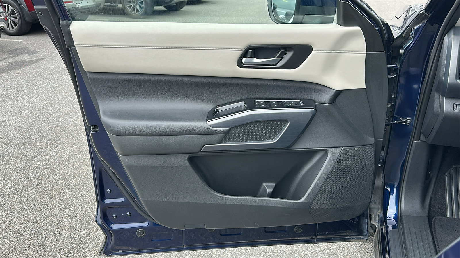Certified 2025 Nissan Pathfinder SL AWD/4WD image 12
