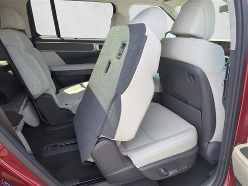 Used 2025 Hyundai Santa Fe Calligraphy FWD image 27