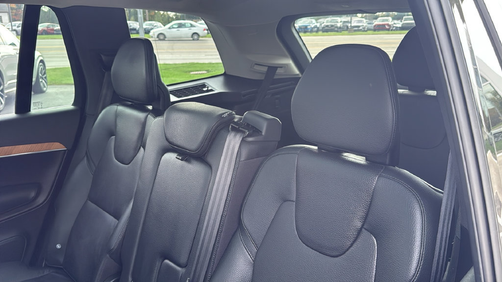 Certified 2025 Volvo XC90 T8 Plus AWD/4WD image 25
