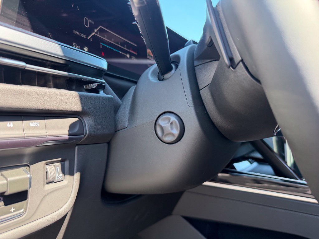Used 2026 Cadillac Escalade Sport w/ LPO, ONYX Package AWD/4WD image 19
