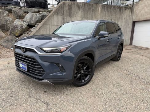 Used 2024 Toyota Grand Highlander AWD image 1