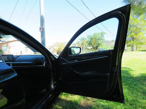 Used 2020 BMW 530i w/ Convenience Package image 13