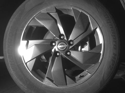 Used 2025 Nissan Rogue SV AWD/4WD image 13