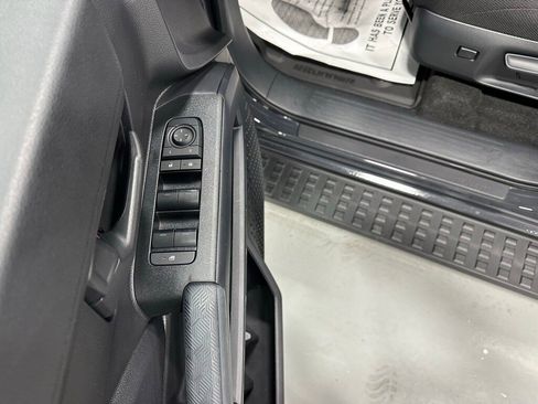 Used 2025 Toyota 4Runner SR5 image 9