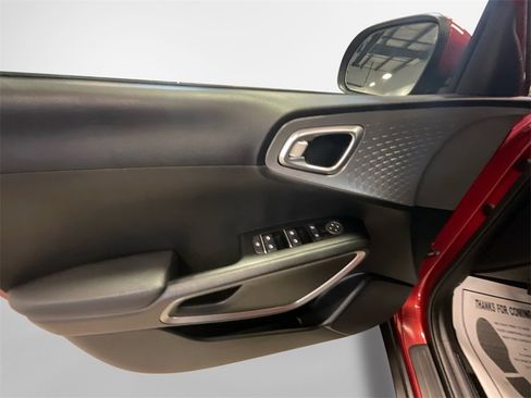 Used 2023 Kia Soul LX image 12