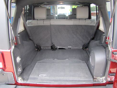 Used 2007 Jeep Wrangler Unlimited Sahara w/ Dual Top Group image 6