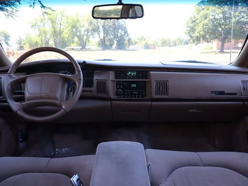 Used 1996 Buick Roadmaster Estate RWD image 16