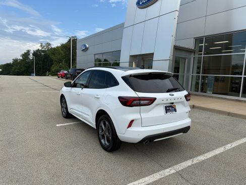 Certified 2023 Ford Escape ST-Line w/ Tech Pack #1 image 7