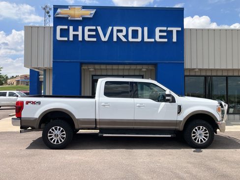 Used 2022 Ford F250 Lariat w/ Lariat Value Package AWD/4WD image 5