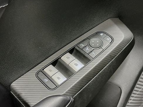 Used 2025 Mitsubishi Outlander SE image 15