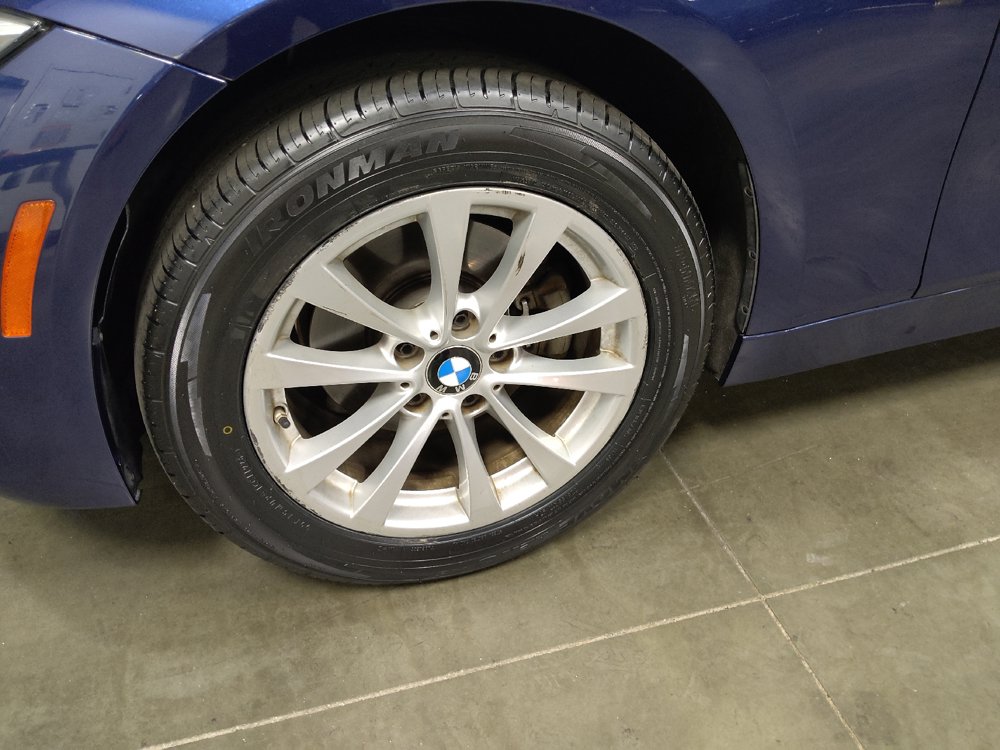 Used 2018 BMW 320i Sedan RWD image 31