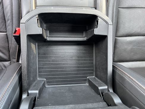 Used 2022 Chevrolet Tahoe High Country image 33