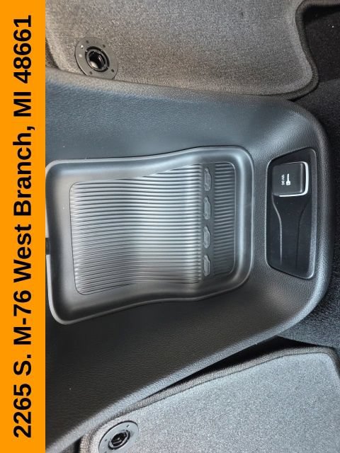 New 2027 Chrysler Pacifica Select AWD/4WD image 30