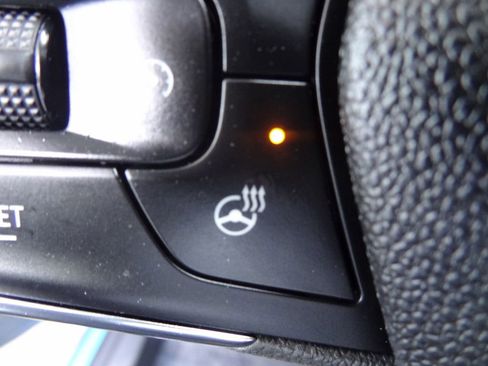 Used 2026 Chevrolet Trax ACTIV w/ Sunroof Package image 18