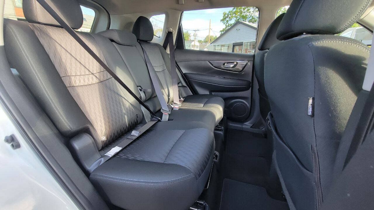 Used 2018 Nissan Rogue SV w/ Premium Package AWD/4WD image 23
