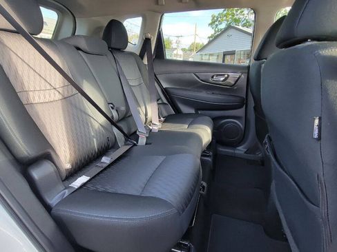 Used 2018 Nissan Rogue SV w/ Premium Package AWD/4WD image 23